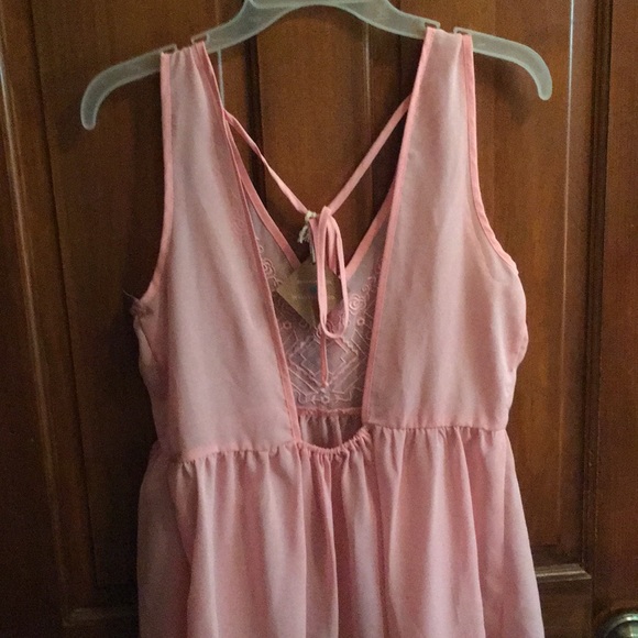 Sheer pink tank top - Picture 3 of 4